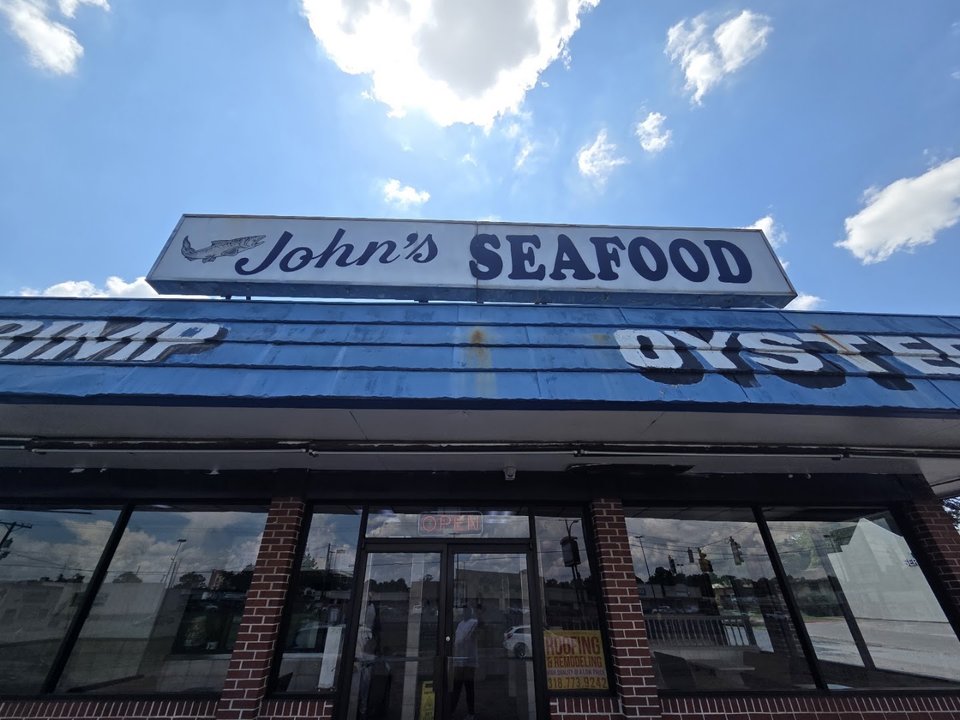 Seafood restaurant exterior on Jewella Avenue.